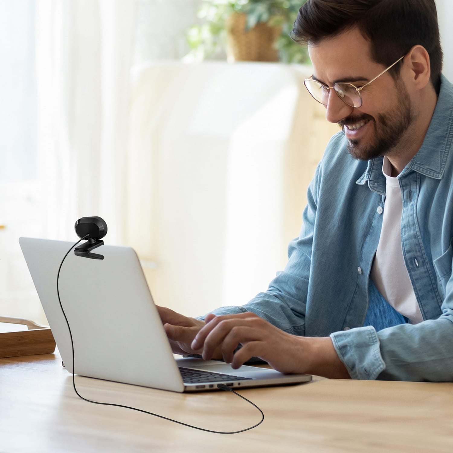 Z-Edge QHD 2K 5.0-MP Auto-Focus Webcam and Ring Light with Stereo Sound and Noise-Reduction Microphone, ZW560S