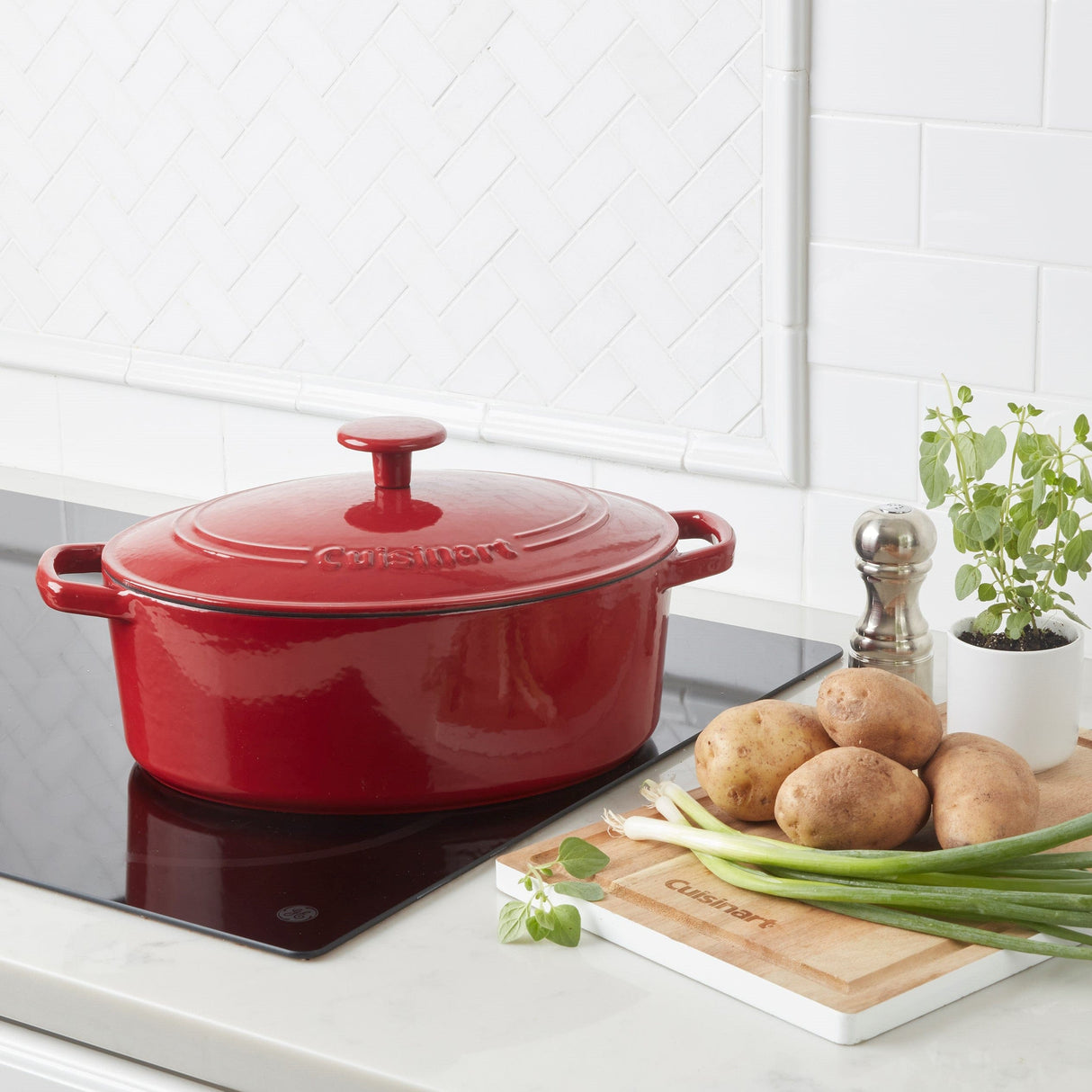 Cuisinart Chef’s Classic™ Enameled Cast Iron Cookware 5.5 Quart Oval Covered Casserole, Red