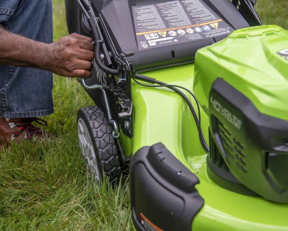 Greenworks 40V 21" Brushless Lawn Mower, 4Ah and 2Ah USB Batteries and Charger Included MO40L4210