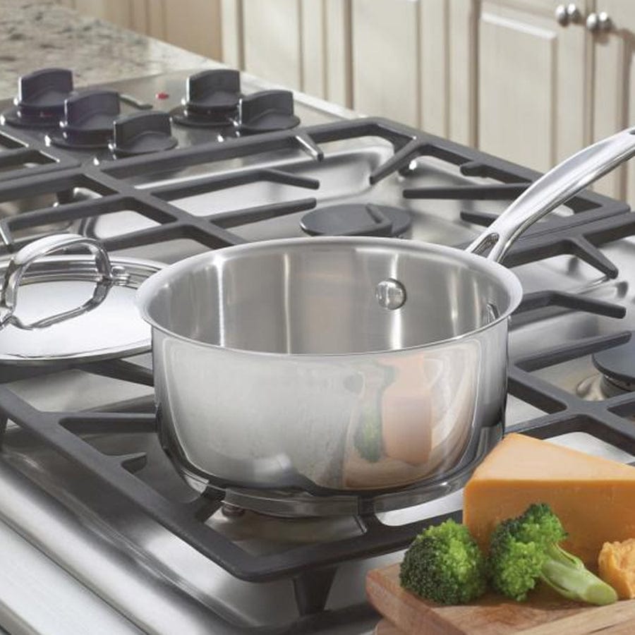 Cuisinart Chef's Classic™ Stainless 1.5 Quart Saucepan with Cover, Silver